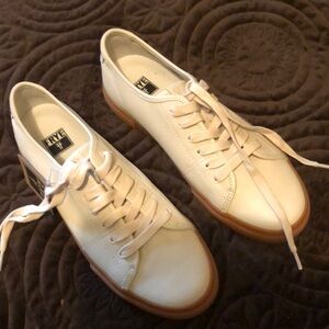 Frye Off White Leather Low-Top Sneakers Size 7.5